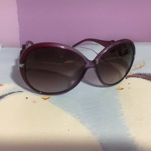 Oscar De La Renta shades
